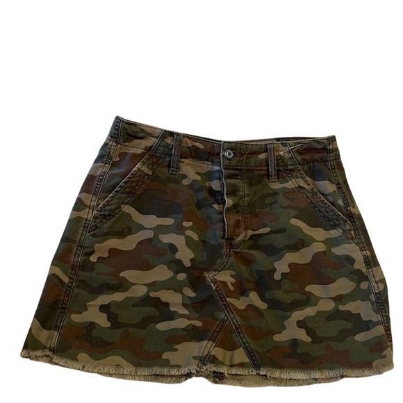 American Eagle By Payless Dresses & Skirts - American Eagle Women's Camo Mini Skirt Size 6 Button-Up Raw Hem Casual‎ AE cargo